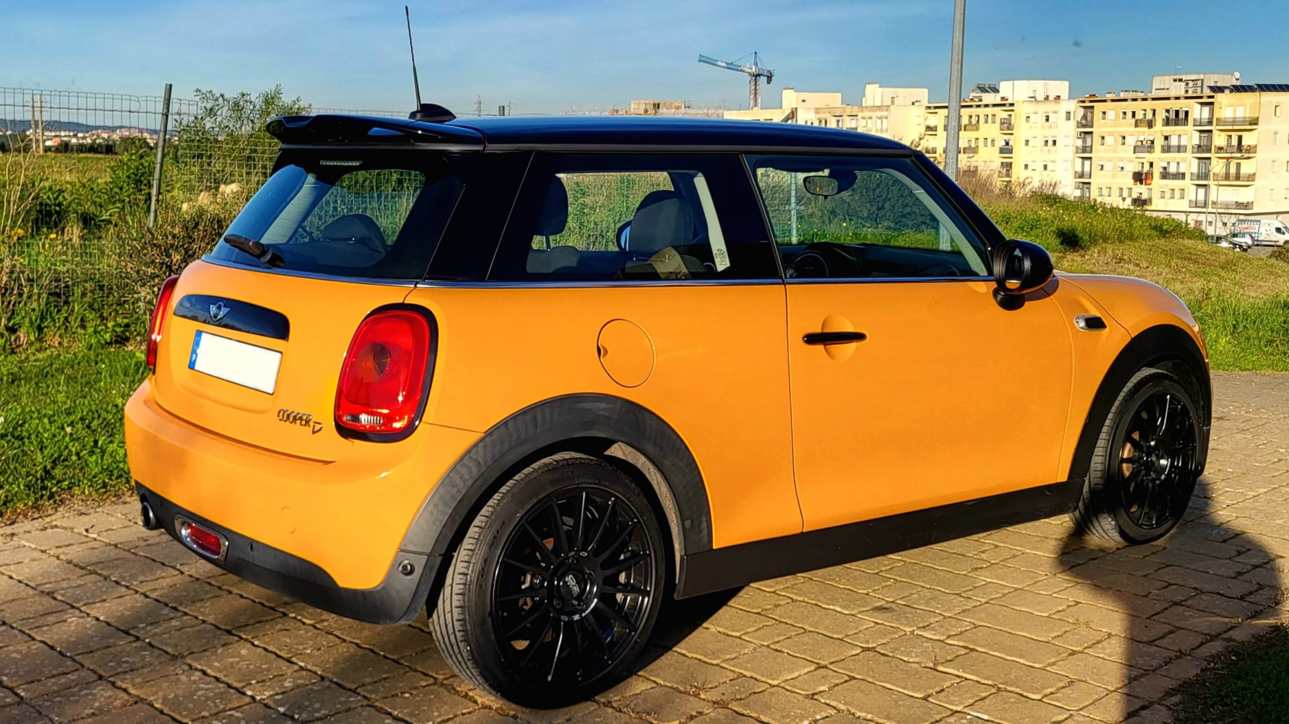 Mini Cooper D 1.5 2015 - Image 21