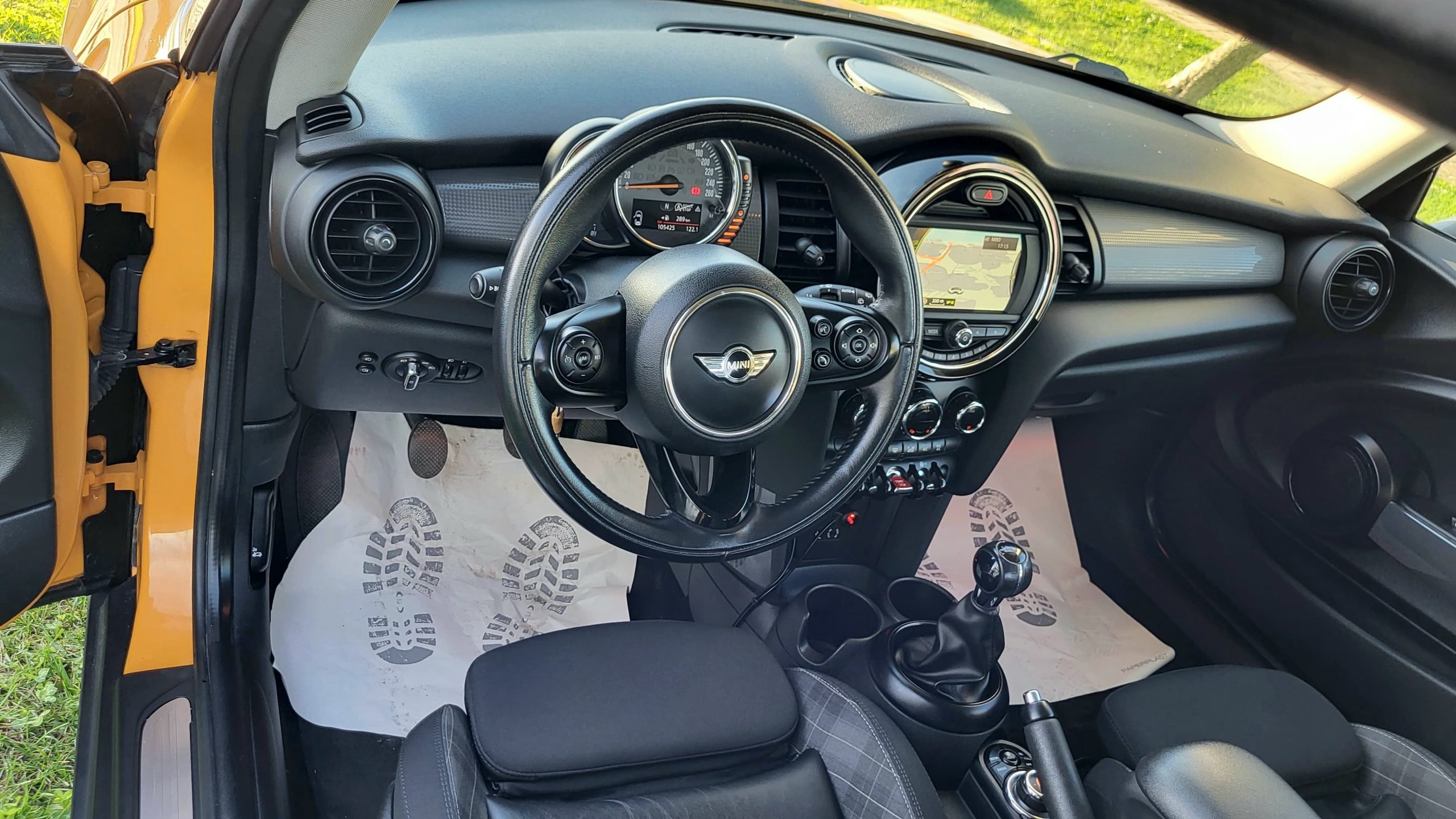 Mini Cooper D 1.5 2015 - Image 16