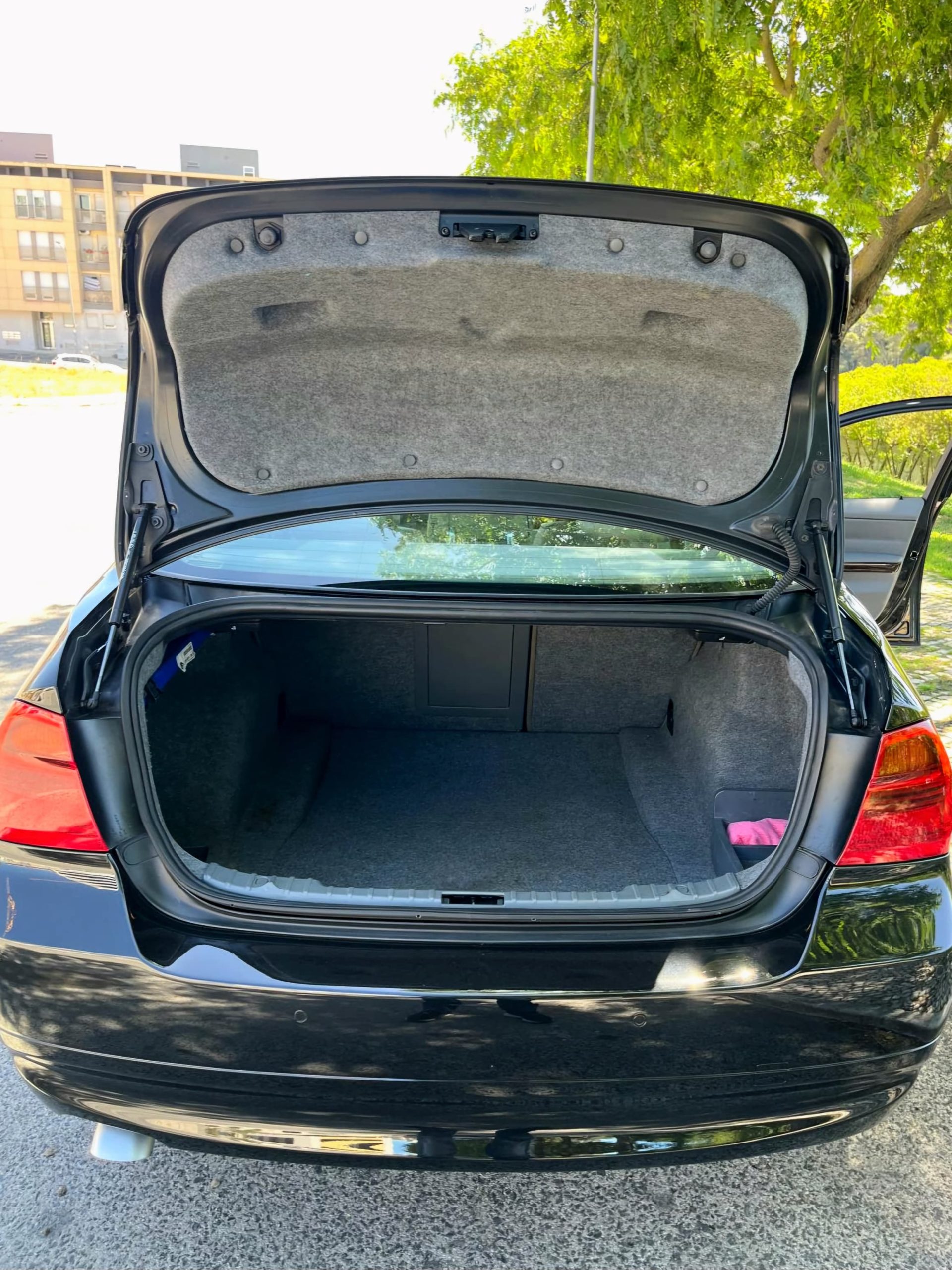 BMW 320d Automático - Image 17
