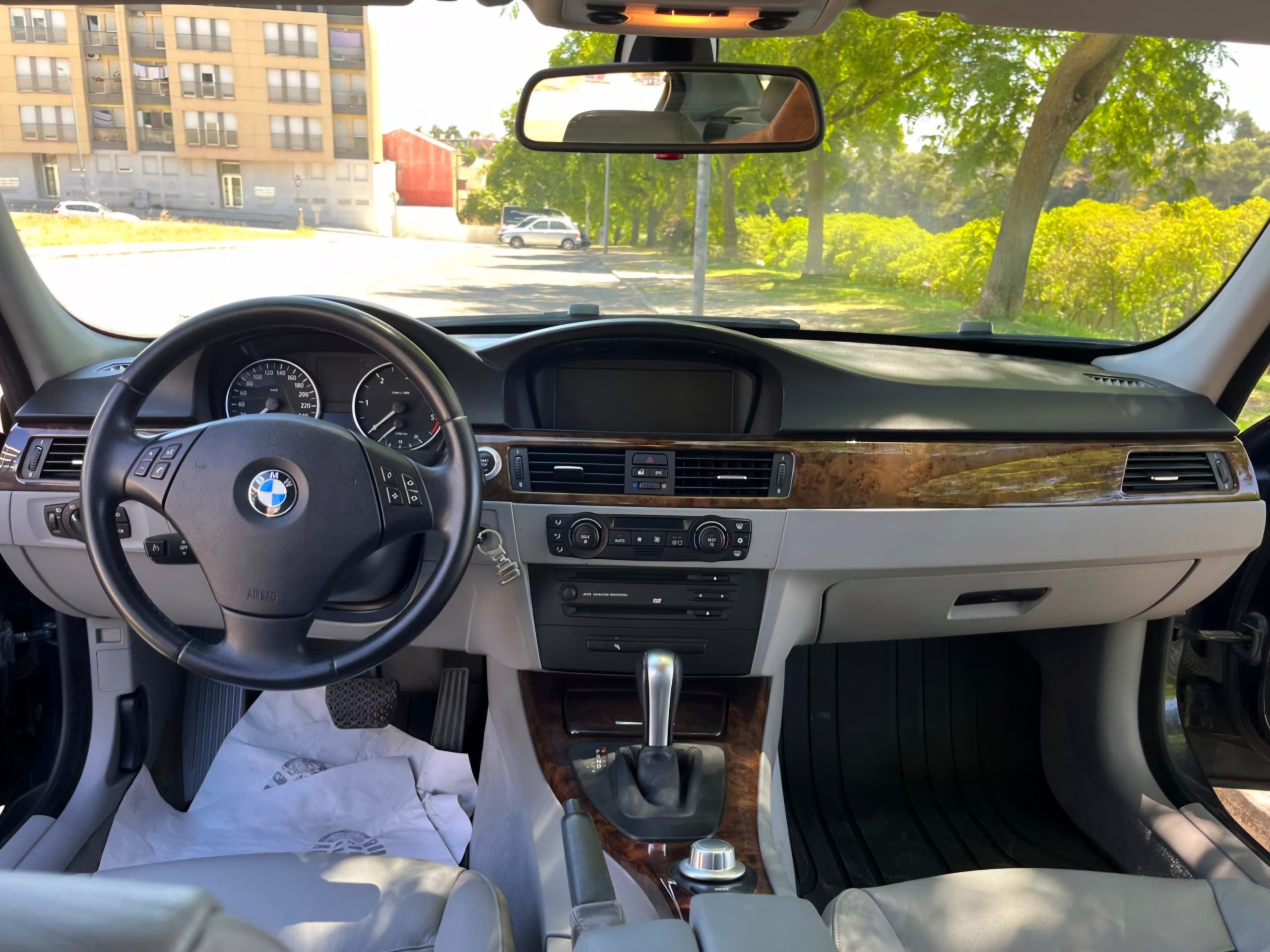 BMW 320d Automático - Image 8