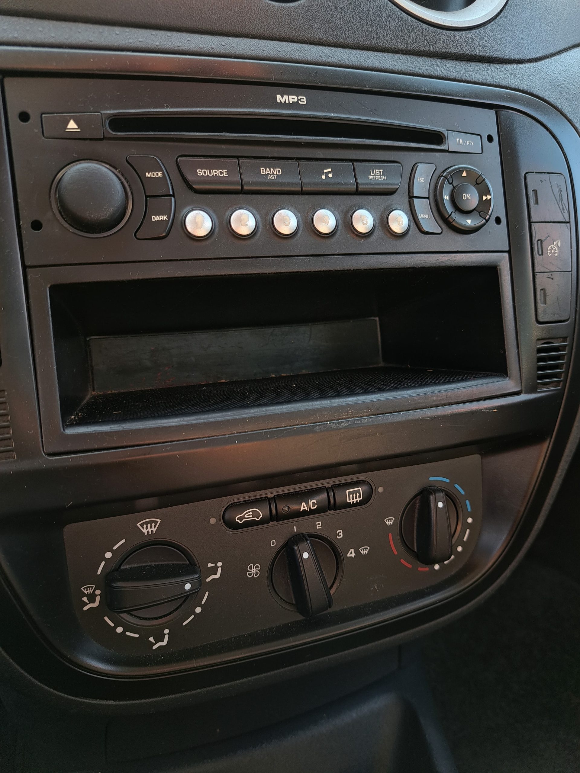 Citroën C3 1.4 HDi Comercial - Image 13